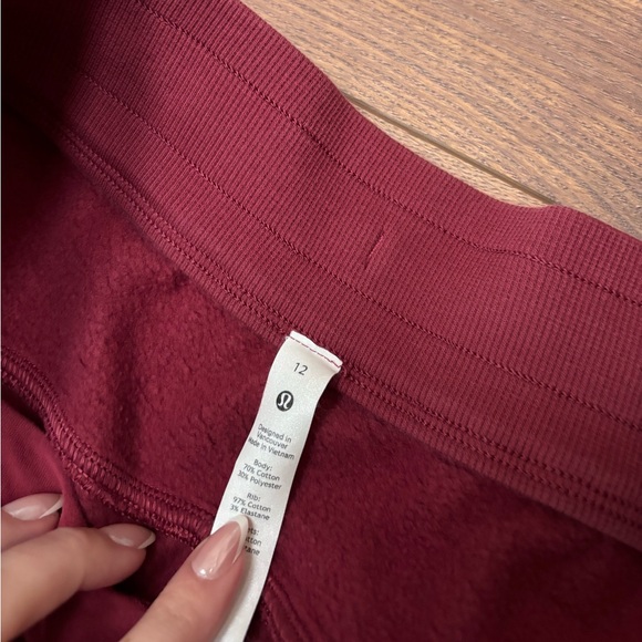 Lululemon Scuba Sweatpants - Picture 3 of 4